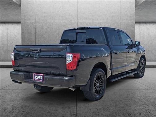 Photo 5 of 23 of 2019 Nissan Titan SV