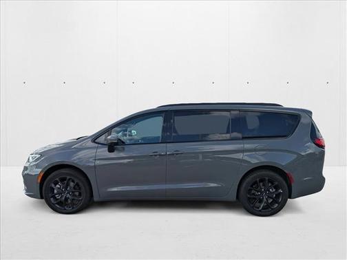 2023 Chrysler Pacifica Touring-L