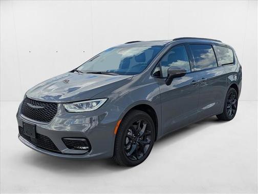 2023 Chrysler Pacifica Touring-L