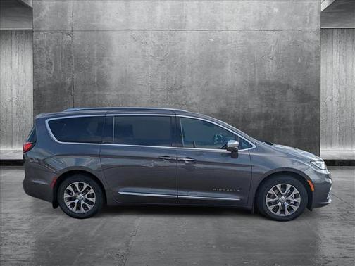 2021 Chrysler Pacifica Hybrid Pinnacle