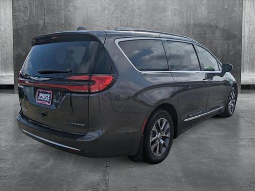 2021 Chrysler Pacifica Hybrid Pinnacle