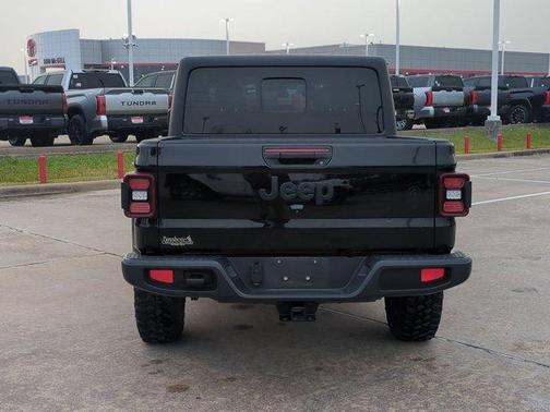 2024 Jeep Gladiator Sport