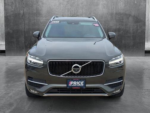 2018 Volvo XC90 T6 Momentum