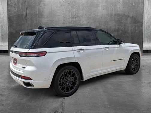 2025 Jeep Grand Cherokee Summit