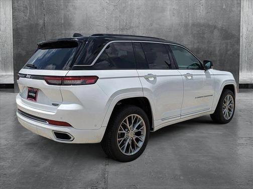 2025 Jeep Grand Cherokee Summit