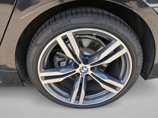 2019 BMW 750 i