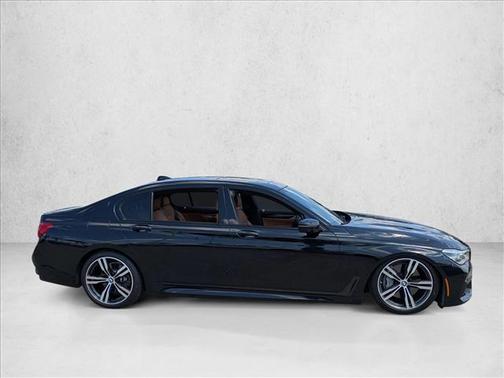 2019 BMW 750 i