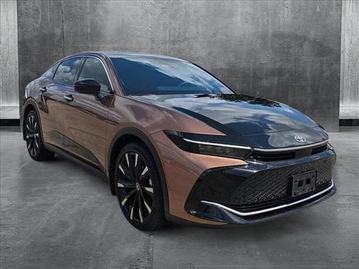 2024 Toyota Crown Platinum