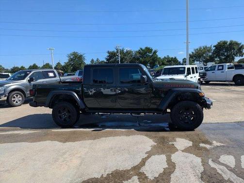 Sarge Green Clearcoat 2022 Jeep Gladiator Mojave