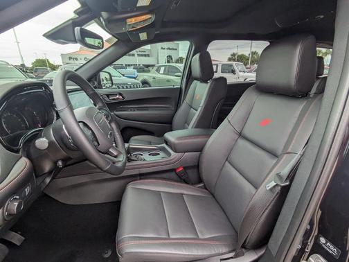 Night 2026 Dodge Durango GT Plus HEMI V8