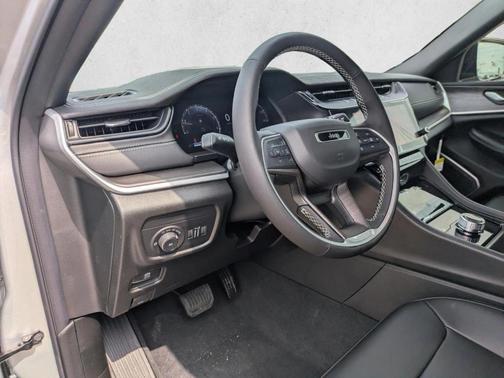 Silver Zynith 2026 Jeep Grand Cherokee L Limited