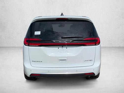 Bright White Clearcoat 2027 Chrysler Pacifica LIMITED