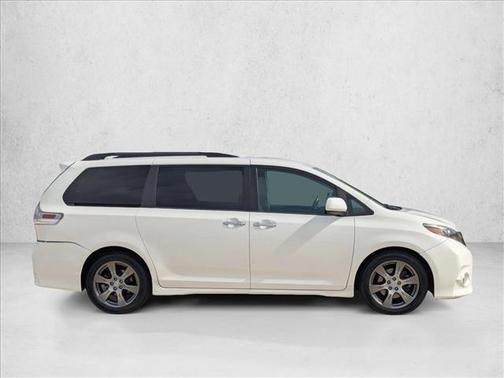 2017 Toyota Sienna SE