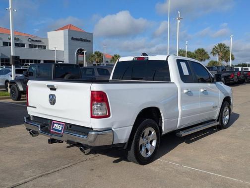 Bright White Clearcoat 2019 RAM 1500 Big Horn