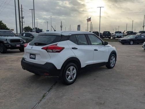 2020 Nissan Kicks S