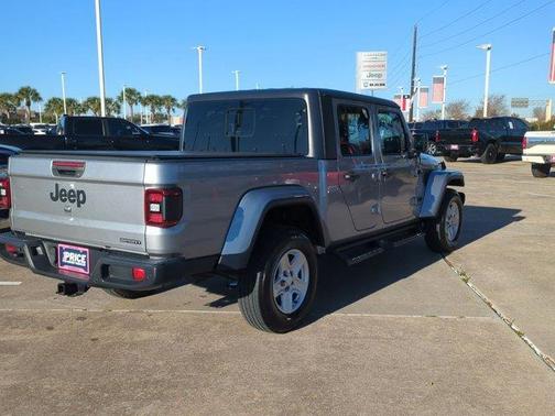 2021 Jeep Gladiator Sport