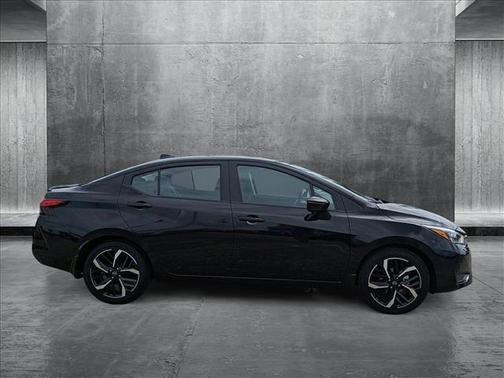 2024 Nissan Versa 1.6 SR