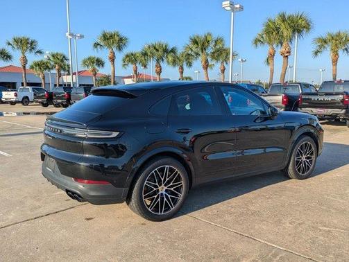 2024 Porsche Cayenne AWD