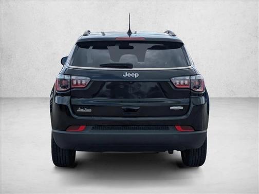 Diamond Black 2022 Jeep Compass Latitude