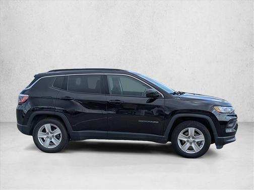 Diamond Black 2022 Jeep Compass Latitude