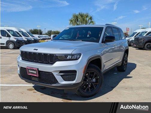 2025 Jeep Grand Cherokee Laredo