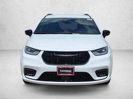 Bright White Clearcoat 2026 Chrysler Pacifica Select