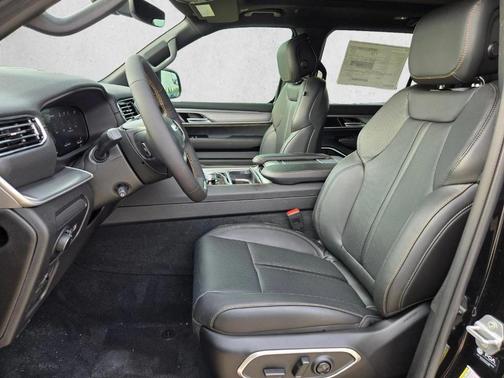 Gloss Black 2026 Jeep Grand Wagoneer Base