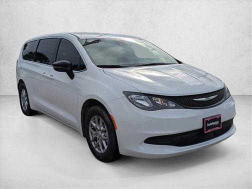 2026 Chrysler Voyager LX