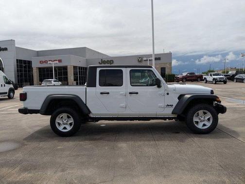 2023 Jeep Gladiator Sport