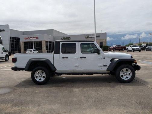 2023 Jeep Gladiator Sport
