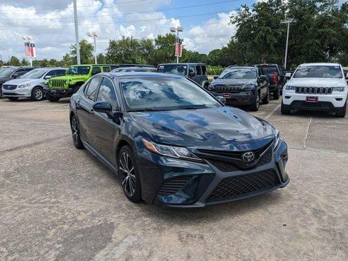 2018 Toyota Camry SE