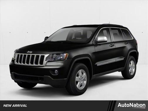 Brilliant Black Crystal Pearl 2013 Jeep Grand Cherokee Laredo
