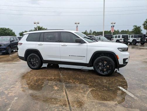 2025 Jeep Grand Cherokee L Laredo