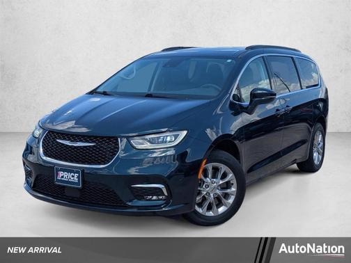 Fathom Blue Pearlcoat 2022 Chrysler Pacifica Touring-L