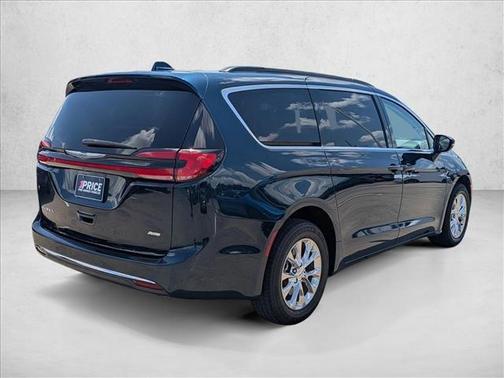 Fathom Blue Pearlcoat 2022 Chrysler Pacifica Touring-L