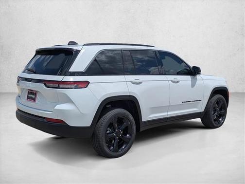 Bright White Clearcoat 2026 Jeep Grand Cherokee Limited