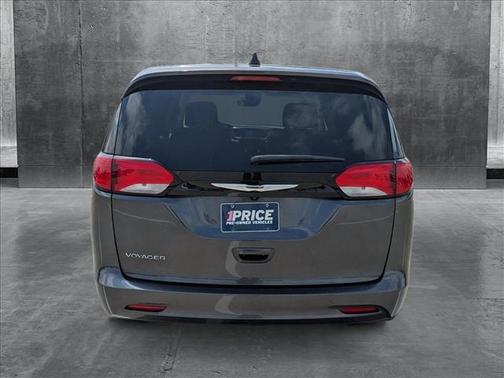 2023 Chrysler Voyager LX