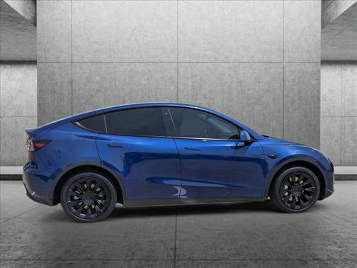 Photo 4 of 21 of 2020 Tesla Model Y Long Range