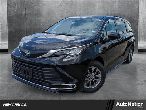 2023 Toyota Sienna XLE
