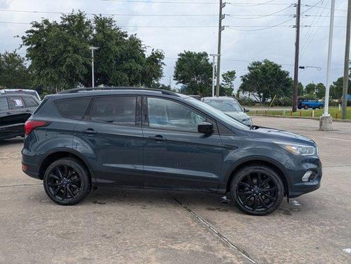 Baltic Sea Green Metallic 2019 Ford Escape SE