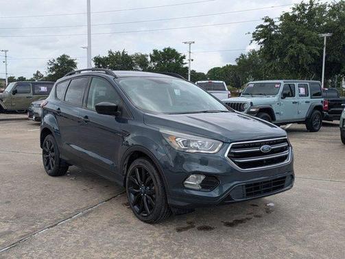 Baltic Sea Green Metallic 2019 Ford Escape SE
