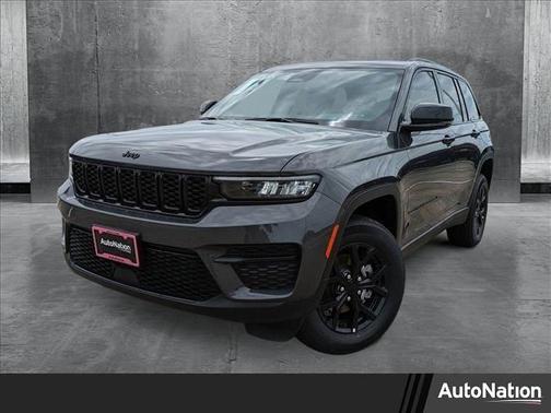 2025 Jeep Grand Cherokee Laredo