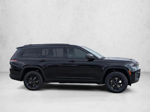 Diamond Black 2026 Jeep Grand Cherokee L Laredo
