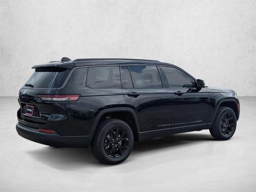 Diamond Black 2026 Jeep Grand Cherokee L Laredo