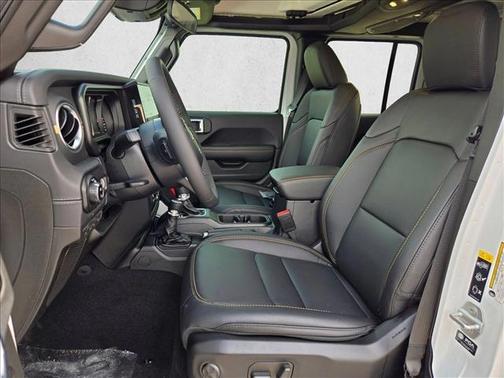 Bright White Clearcoat 2026 Jeep Gladiator Texas Trail