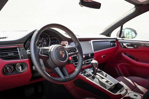 2024 Porsche Macan GTS
