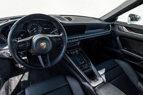 2018 Porsche 911 Carrera 4 GTS