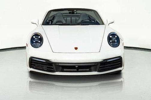 2018 Porsche 911 Carrera 4 GTS
