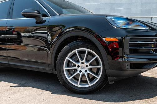 2024 Porsche Cayenne Base