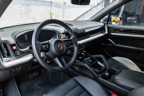 2024 Porsche Cayenne Base